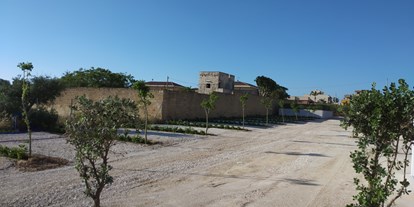 Motorhome parking space - Stromanschluss - Sicily - Il Giardino dell` Emiro